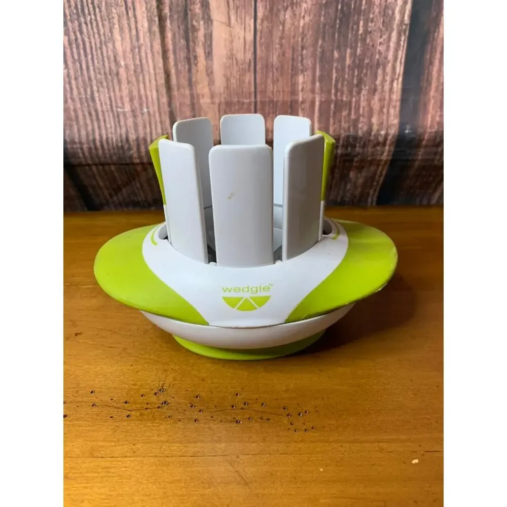 Prepara‎ Wedgie Citrus Wedger Lemon Lime Cutter Slicer Green
